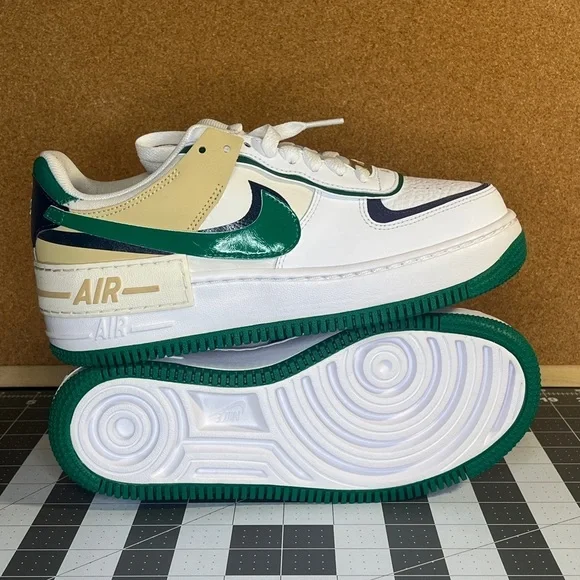 Nike Af1 shadow brand new
White/Malachite/Sesame/Midnight Navy
NWOT - Picture 4 of 13